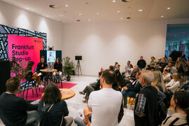 Frankfurt Studio Pop-up Bühne mit Publikum