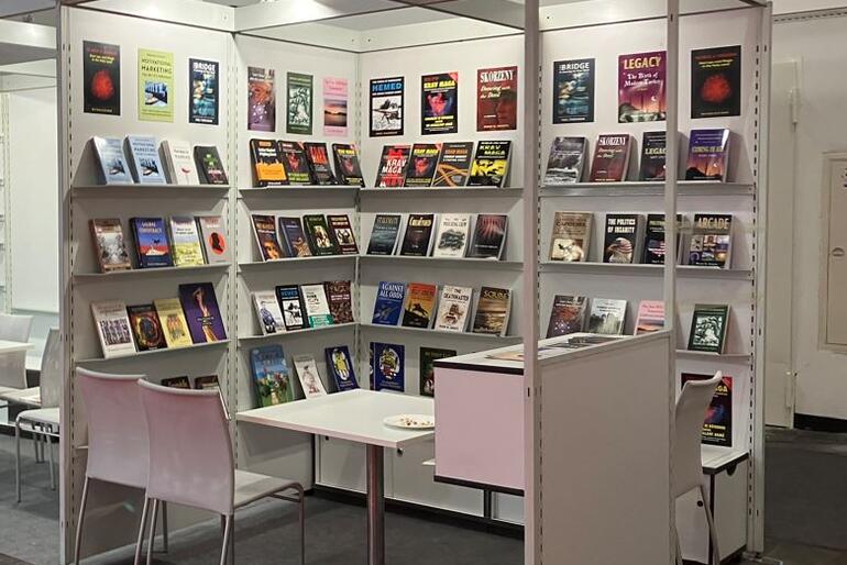 4qm CLASSIC_Eckstand