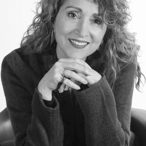 Vivian Lavín Almazán